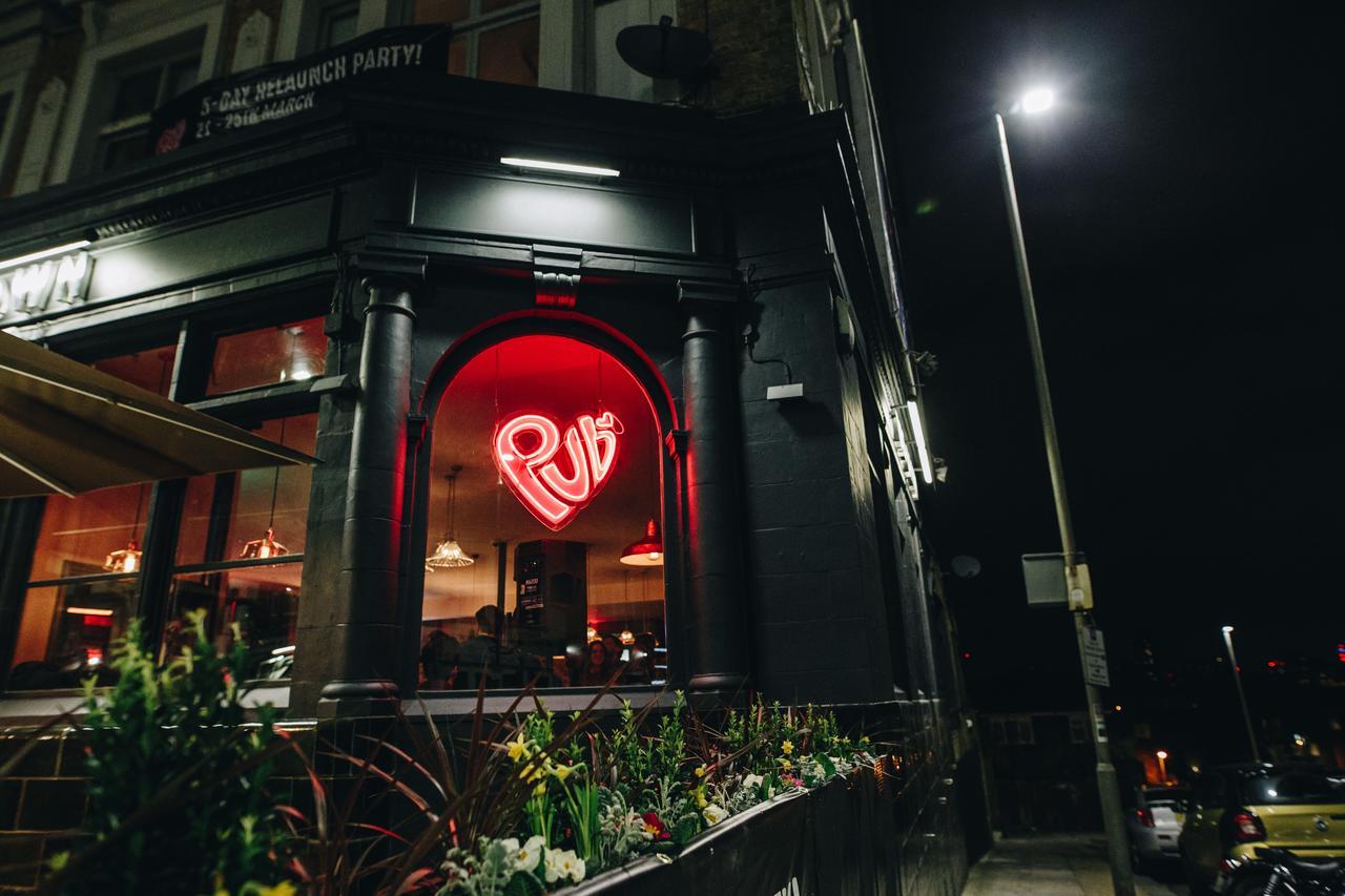 Publove @ The Crown, Battersea Londen Buitenkant foto